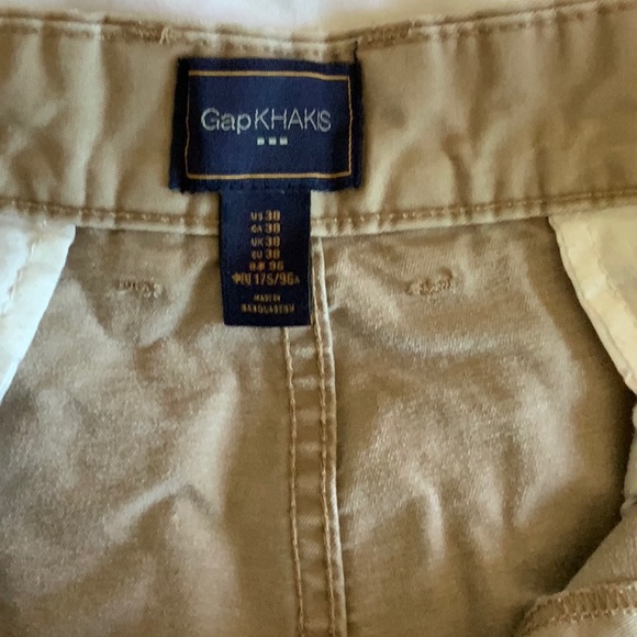 Sz 38 Gap Khaki Shorts - Picture 2 of 3